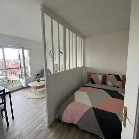 Lumineux Studio Avec Balcon / Cosy Flat With Balcony Apartman Villejuif Kültér fotó
