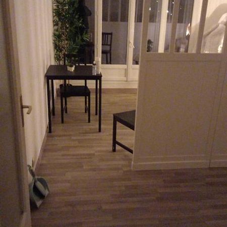 Lumineux Studio Avec Balcon / Cosy Flat With Balcony Apartman Villejuif Kültér fotó