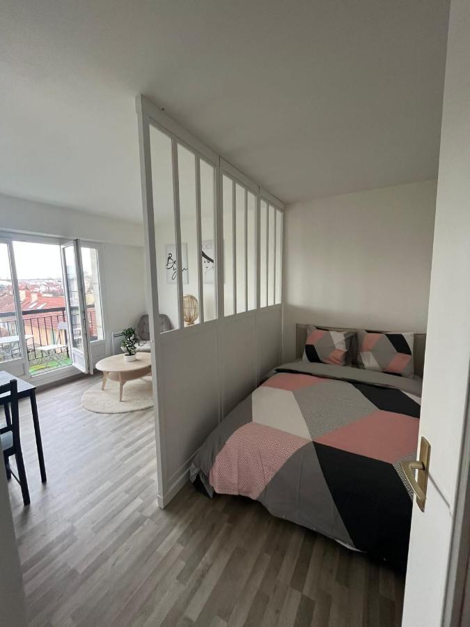 Lumineux Studio Avec Balcon / Cosy Flat With Balcony Apartman Villejuif Kültér fotó